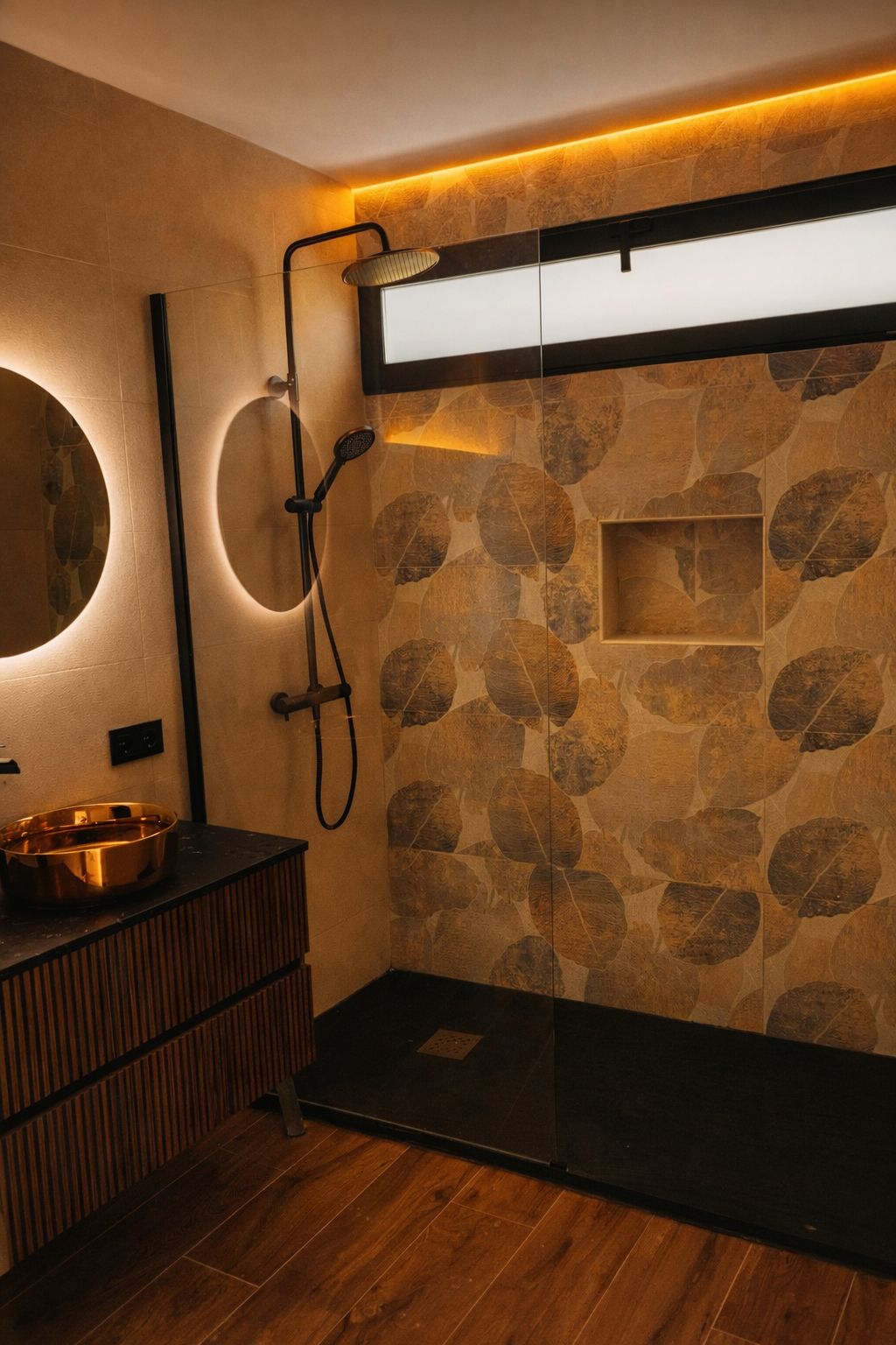 Instalación de plato de ducha moderno en Alicante